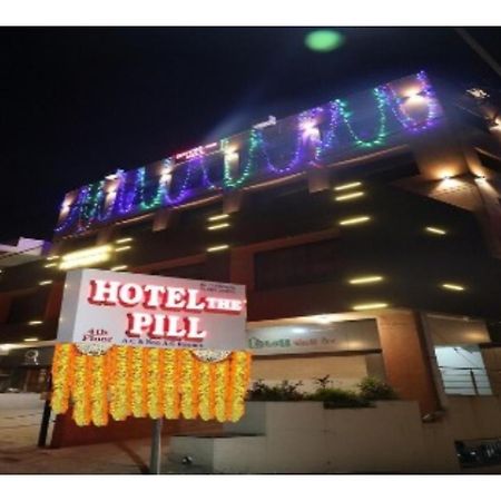 Hotel The Pill, Бхавнагар Екстериор снимка